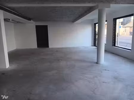 local commercial neuf de 120 m² livré brut■ch. de copro. : 286 €/trimestre (fond de travau