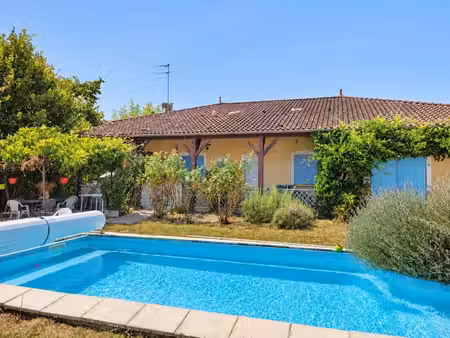 maison 3 chambres + bureau  piscine et grande terrasse couverte - castelsarrasin