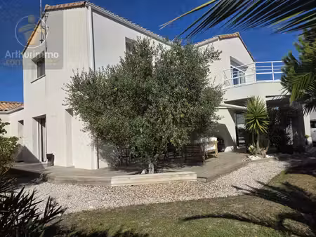 maison récente de 170m² - prestations de qualité.