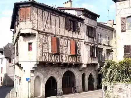 vente appartement 8 pièces 220 m² à figeac (46100)  379 800 €