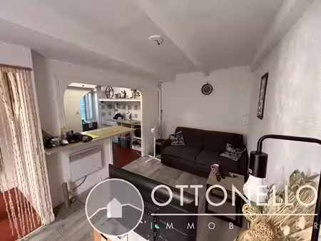 location maison 2 pièces 52 m² à roquebrune-sur-argens (83520)