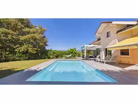maison avec piscine et jardin saint-julien-en-genevois (74)