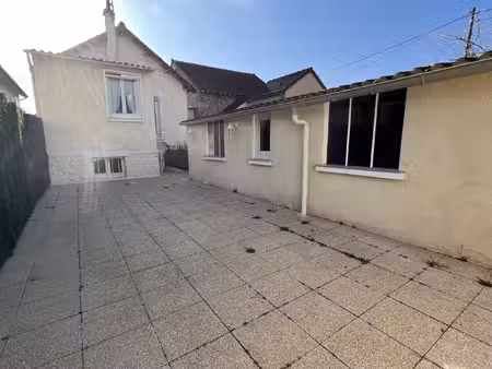 fort potentiel maison avec local commercial travaux impo