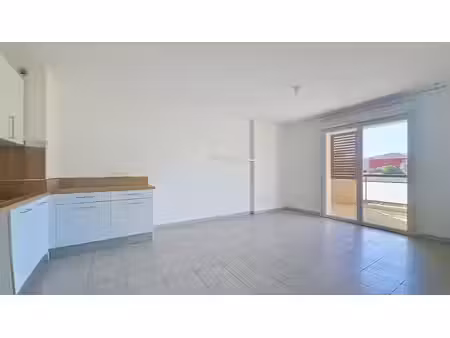 superbe appartement 3 pièces à vendre à châteauneuf-les-martigues  dernier étage avec terr