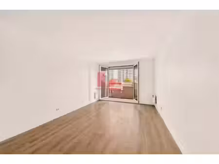 vanves gare - appartement 3 pieces de 64 m²- balcon - parking