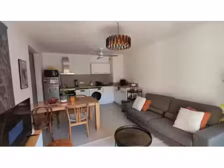 à louer – bel appartement t3 récent avec terrasse et double garage