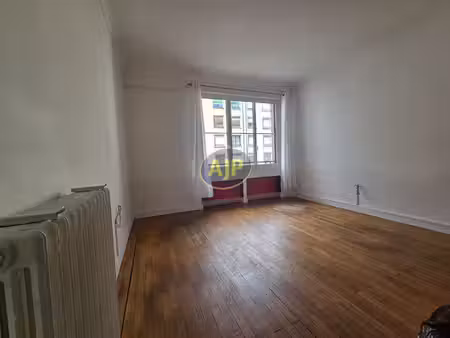 bureaux 3 pièces sous bail professionnel nantes centre (rue du calvaire)