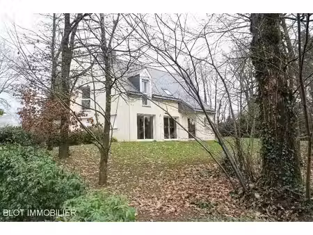a louer belle maison t7 au coeur d'un petit bois sur chateaubourg