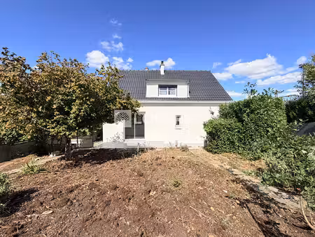maison rénovée de 115 m²  4 chambres  sous-sol total et jardin arboré