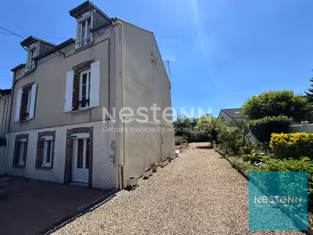 maison édifiée sur 3 niveaux disposant d'un jardin et d'un double garage à montereau fault
