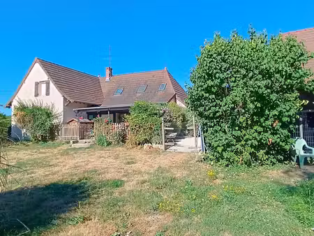 entre louhans et chalon-sur-saône – élégante propriété familiale avec gîte indépendant sur