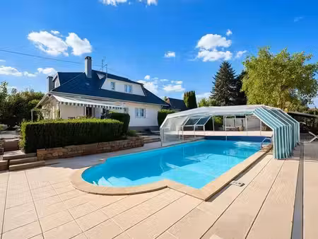 villa de caractère 180 m2 jardin  piscine au calme 11 ares