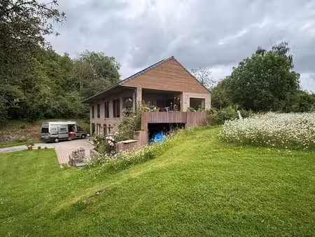 maison à vendre en viager occupé au cœur d’un vaste terrain.