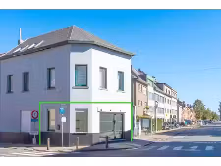 espace commercial au centre de sint-pieters-leeuw