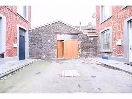 entrepôt avec maison proche des grands axes !