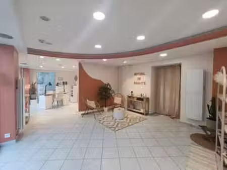 location bureaux et commerces à merdrignac (22230) : à louer / 68m² merdrignac