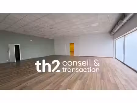 location local commercial