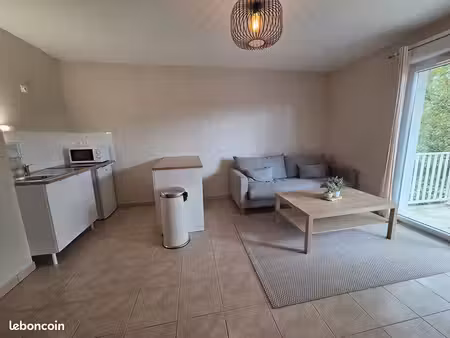 studio 1 pièce 27 m²