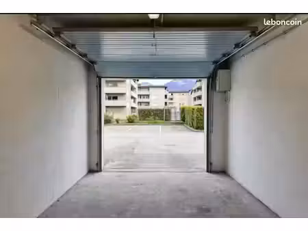 garage à louer
