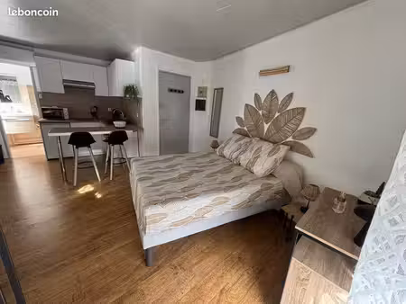 location studio meublé