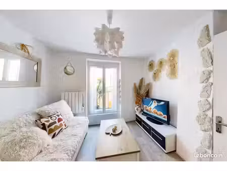 ? maison de ville meublée à louer – jonquières  martigues
