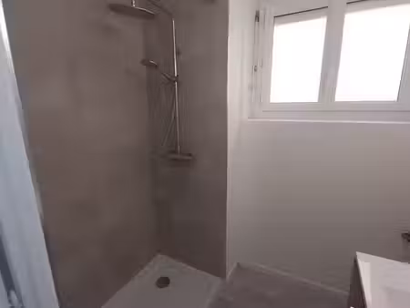 2 chambres  piece de vie 30m2 climatisé