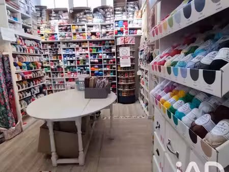 vente habillement  textile 50 m²