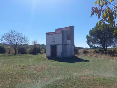 terrain constructible à vendre 1300m2 avec pigeonnier