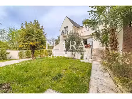 maison de luxe à vendre dans le quartier petit robinson