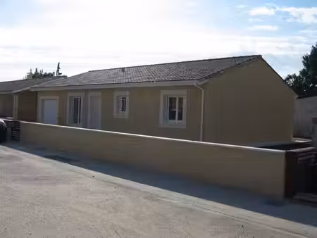 33560 sainte-eulalie - maison 4 pièces à louer avec garage et jardin