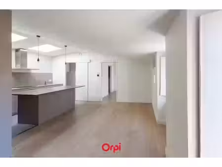 location appartement 2 pièces 46.25 m² à la rochelle (17000)  920 €