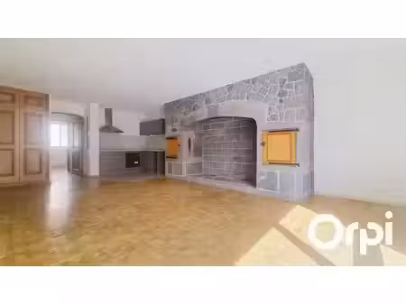 location appartement 2 pièces 58.67 m² à saint-flour (15100)  599 €