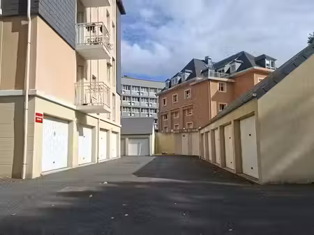 location parking 20 m² à lisieux (14100)  90 €