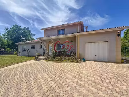 maison de plain pied de 150 m2 renovee - secteur camblanes / 1146 m2 de terrain arboré