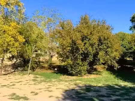 vente terrain 640 m² à ansouis (84240)  178 000 €
