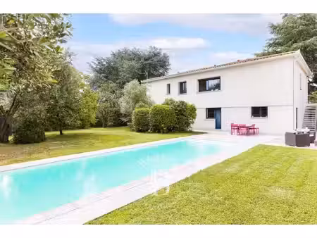 maison de luxe à vendre dans le quartier agora