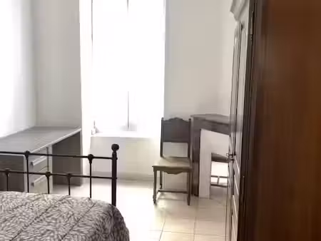 location meublée appartement 4 pièces 50 m² à clermont-ferrand (63000)  750 €