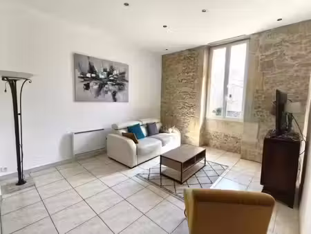 location appartement 2 pièces 47 m² à nimes (30000)  750 €