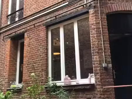 location meublée appartement 2 pièces 42 m² à lille (59000)  900 €