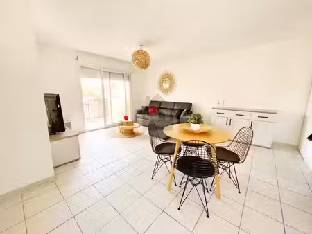 location appartement 3 pièces 56 m² à vidauban (83550)  818 €