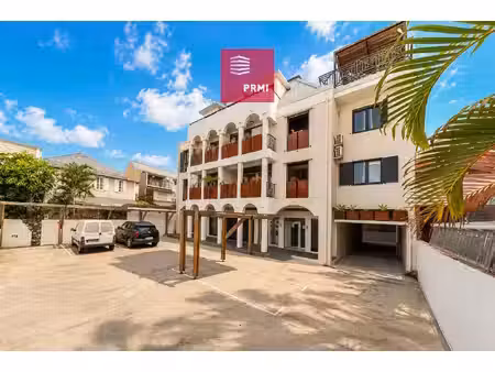 saint-denis / carre d'or - 2 locaux commerciaux + parkings  investissement locatif