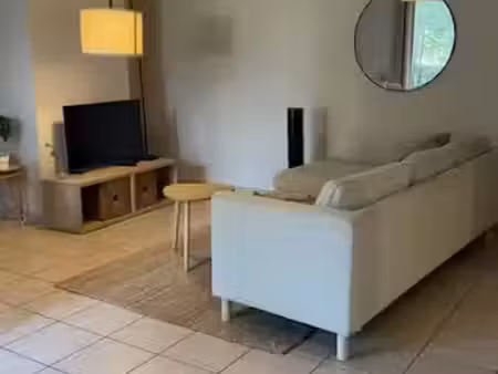 location meublée appartement 2 pièces 52 m² à bron (69500)  990 €