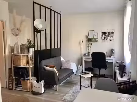 location meublée appartement 1 pièce 31 m² à versailles (78000)  913 €
