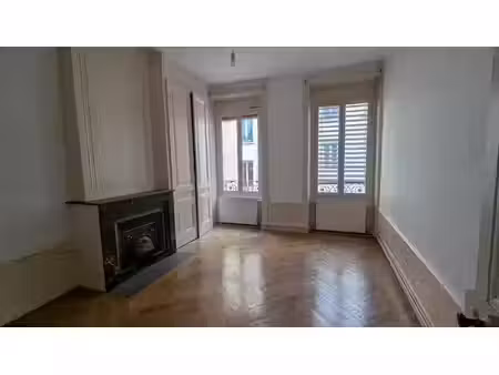 location appartement 3 pièces 62 m² à lyon 7ème (69007)  1 050 €