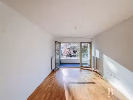 location appartement 3 pièces 57 m² à courbevoie (92400)  1 381 €