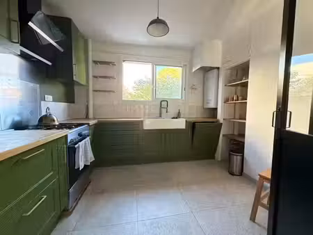 location meublée duplex 3 pièces 97.54 m² à montpellier (34000)  1 390 €