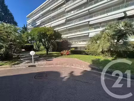 location meublée appartement 2 pièces 57.95 m² à cannes (06400)  1 800 €