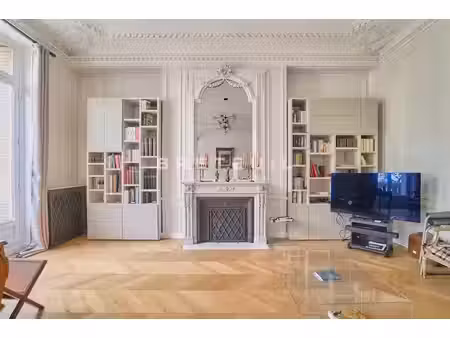 location meublée appartement 2 pièces 77.51 m² à paris 17ème (75017)  3 605 €