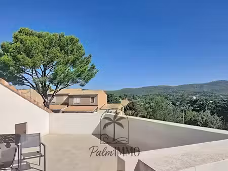 location meublée appartement 4 pièces 98 m² à sanary-sur-mer (83110)  2 730 €