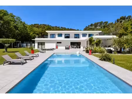 maison de luxe à vendre dans le quartier grand sud- aix la duranne